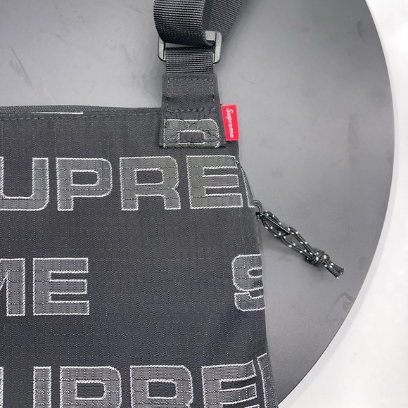 Supreme Shoulder Bag - Picture 6 of 6